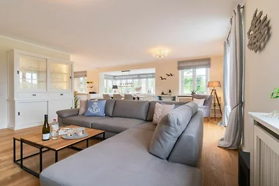 Ferienhaus in Midlum mit Sauna und Wifi