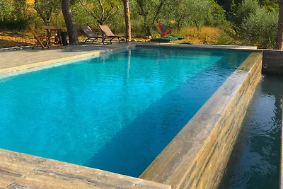 Villa di provincia a Magione con piscina...