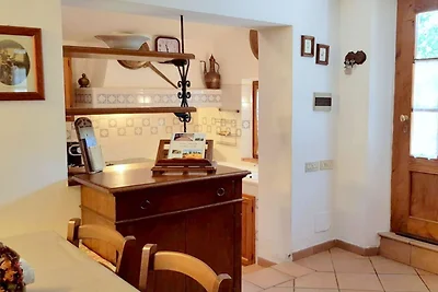Vrijstaand landhuis in Toscane met boomgaard