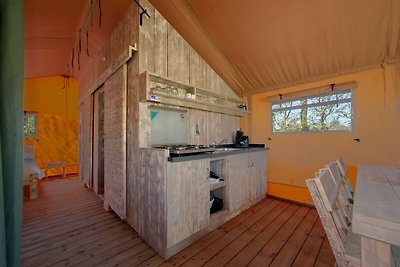 Schöne Zelthütte mit Küche, Breda nur 10 km.