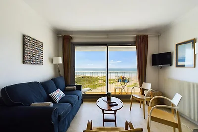 Apartment in Les Sables mit Meerblick