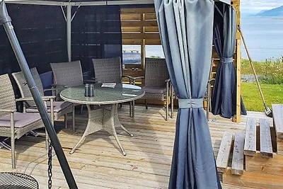 9 Personen Ferienhaus in Lyngseidet
