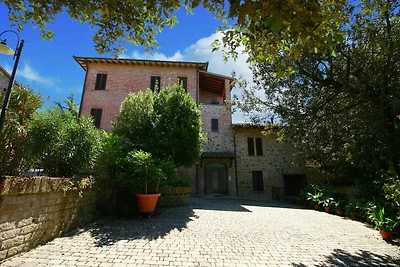 Casale Umbria-Toscana con piscina