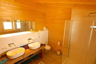 Vakantiehuis in Fügen met zwembad