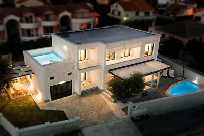 Villa in Privlaka mit Schwimmbecken