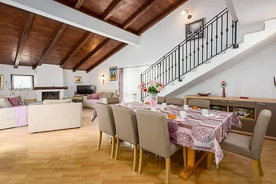 Malerische Villa mit privatem Garten