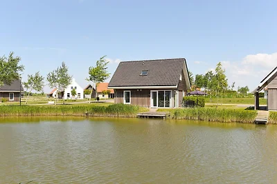 Comfortabel ghuis aan het water, 700 m.