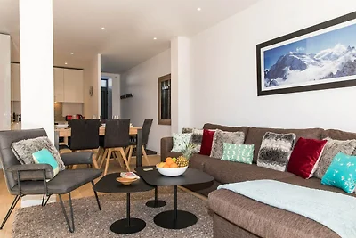 Cosy Central Apartment with Terrace