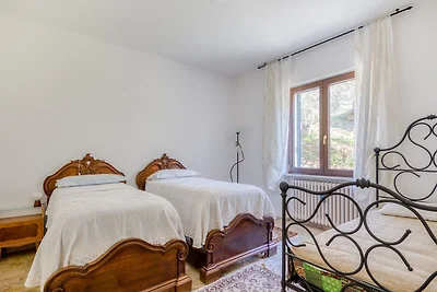 Caratteristica casa vacanze a Erli con...