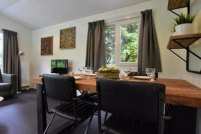 Modern chalet met mooie tuin