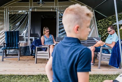 Leuke tentlodge op een vakantiepark, op slech...