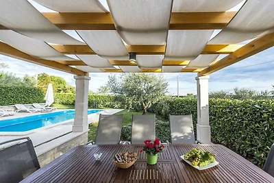 Villa in Vrsar with swimming pool