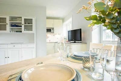 Apartamento vacacional en Nebel con piscina.