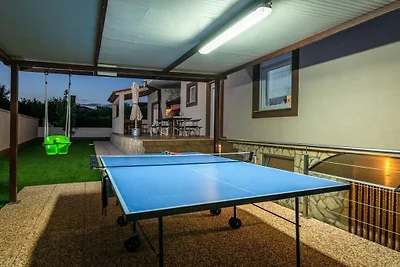 Villa in Pula mit Schwimmbecken