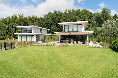 Luxe watervilla in Harderwold met grote tuin