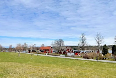 4 Sterne Ferienhaus in HALLSTAVIK
