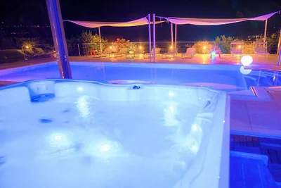 Villa in Diano Marina mit Schwimmbecken