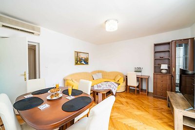 Apartment Klaudia - Two Bedroom Apartment wit...