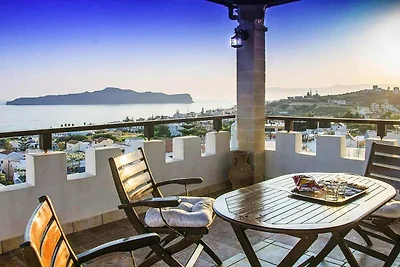 Modernes Ferienhaus in Stalos mit Balkon