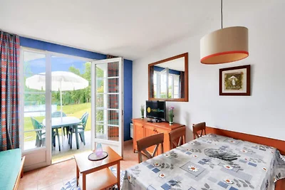 Haus in Monflanquin am See mit Pool