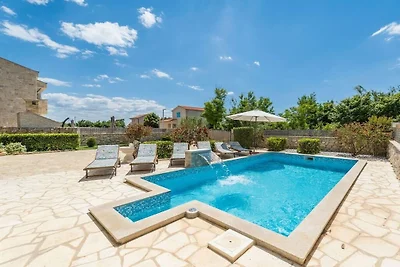 Villa in Privlaka mit Schwimmbecken