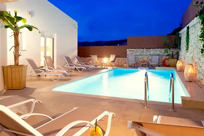 Villa aan het strand met privézwembad