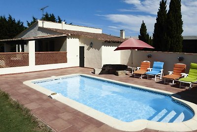 Einstöckiges Ferienhaus mit Swimmingpool