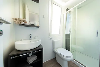 Fijn chalet met 2 badkamers, gelegen bij de...
