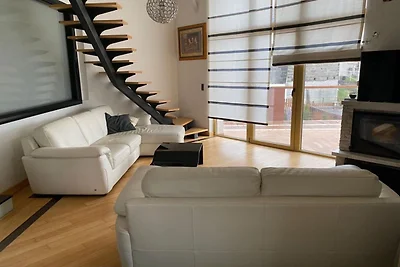 Five Bedroom Villa with Terrace and Garden