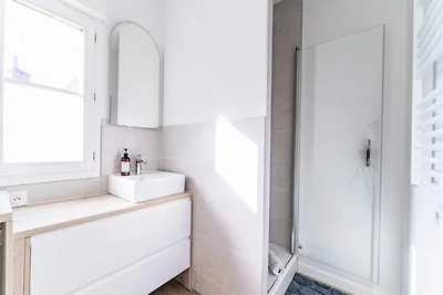 Helle, 60 m² große Wohnung am rechten Ufer