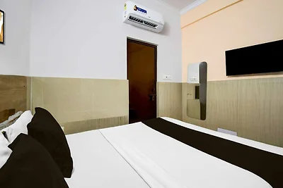 Collezione O Vikas Nagar Po.