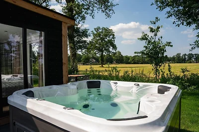Luxuriöse Panorama-Lodge mit Whirlpool