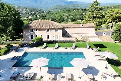 Haus im Luberon mit Pool und Lavendelblick