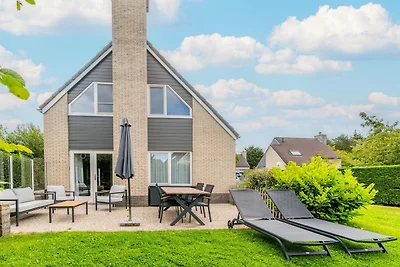 Charmante Villa in der Nähe von Meer und Wald