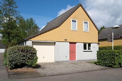 Geräumiges Ferienhaus mit Sauna in Strandnähe