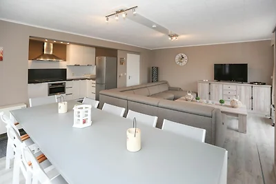 Geräumiges Decuman-Familienapartment in...
