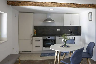 Mountain Vibrant and Timeless Apartment with ...