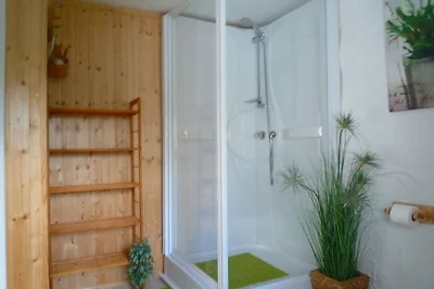 Charmantes Cottage in Engreux am See