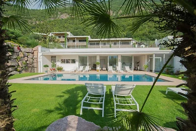 Moderno appartamento a Merano con doccia...