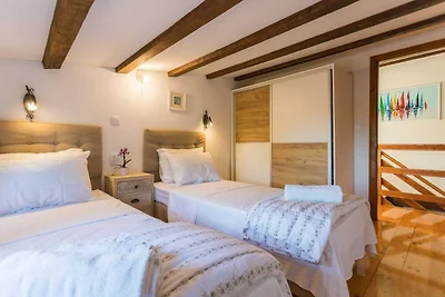 Ferienhaus in Pjescana Uvala in Strandnähe