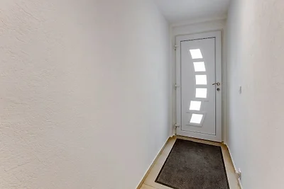 Schצnes Ferienhaus in La Chaux mit Whirlpool