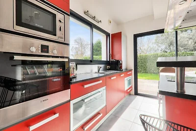 Apartment in St. Armel mit beheiztem Pool