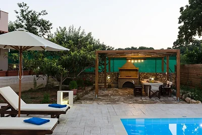 Ruhige Villa mit großem Pool in Rethymno