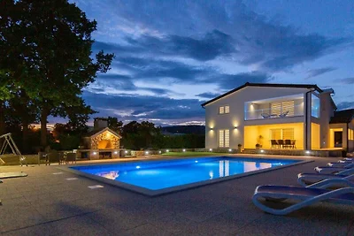 Ferienhaus in Imotski mit Schwimmbecken