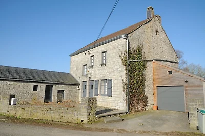 Gemütliches Ferienhaus mit Pool in Borlon