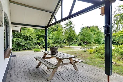 Bungalow con terrazza a Bedafse Bergen