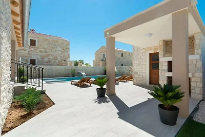 Villa in Privlaka mit Schwimmbecken