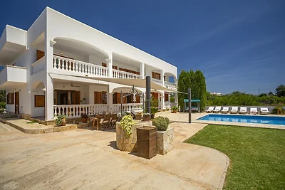 Elegante Villa für 12 Gäste mit Pool auf...