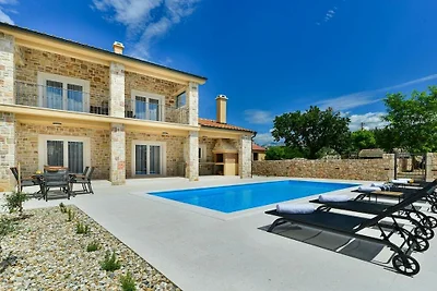 Villa in Vinjerac mit Schwimmbecken