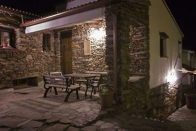 Schönes Ferienhaus in Laroya mit...